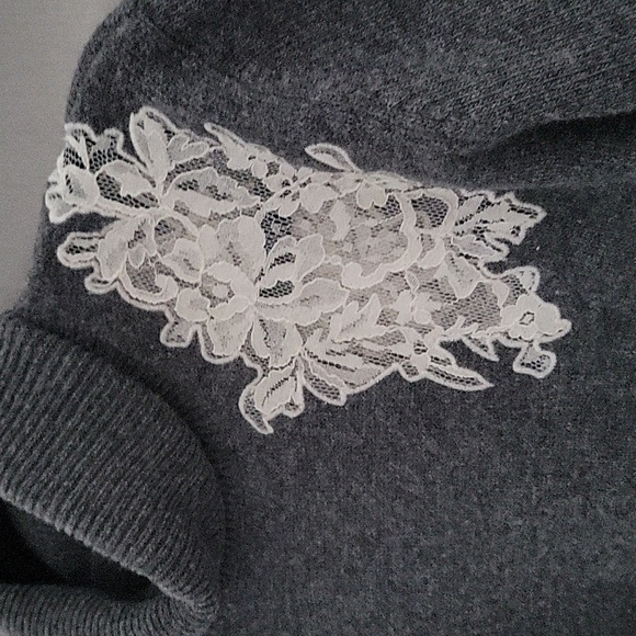 N. 21 Floral Lace Short Sleeve Turtleneck Sweater - Picture 3 of 5